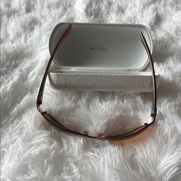 Oakley Women's Sunglasses with Brown Frame - Picture 4 of 4